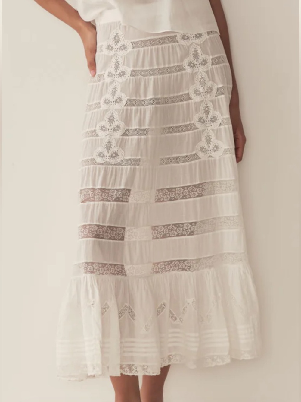 NWOT DÔEN Allura Skirt